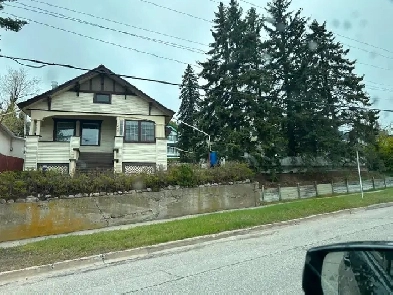 Large inner city lot  6722 sq ft zoned MCG for 3 infills Image# 2
