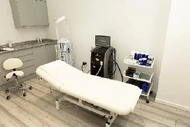 BEAUTY ESTHETICIAN ROOM FOR RENT - LASER MACHINE & MORE INCLUDED Image# 1