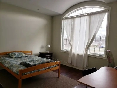 EXTREMELY BEAUTIFUL LARGE ROOM IN A WELCOME NEW HOUSE Image# 2