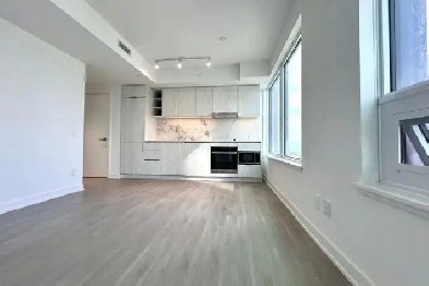 Bachelor for lease near UofT Image# 2