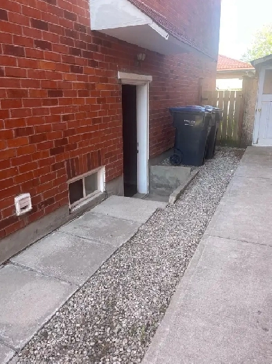 2 bedroom basement @ King knoll drive (sheridan college) Image# 3