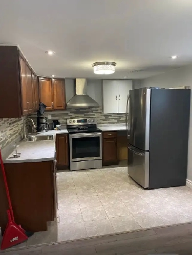 NEWLY RENOVATED 2 BEDROOM BASEMENT APARTMENT - ALL INCLUSIVE Image# 4