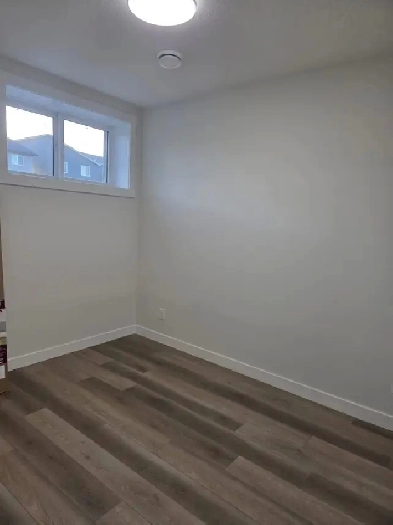 Spacious 2-Bedroom Legal Basement Suite in Vibrant Livingston Image# 7