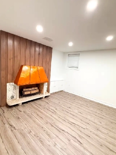 Brand new Big Unit: 2 bedrooms, 1 bathroom at Etobicoke M9A 1R7 Image# 5