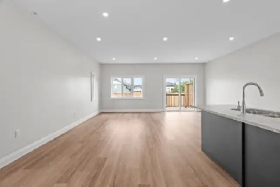 3 Bed 2.5 Bath Townhouse With Garage FOR RENT. Image# 3