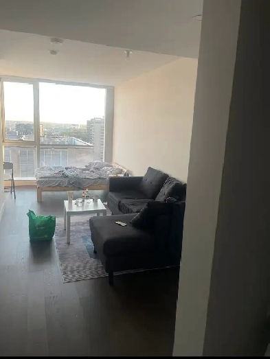 studio downtown Montreal Image# 1