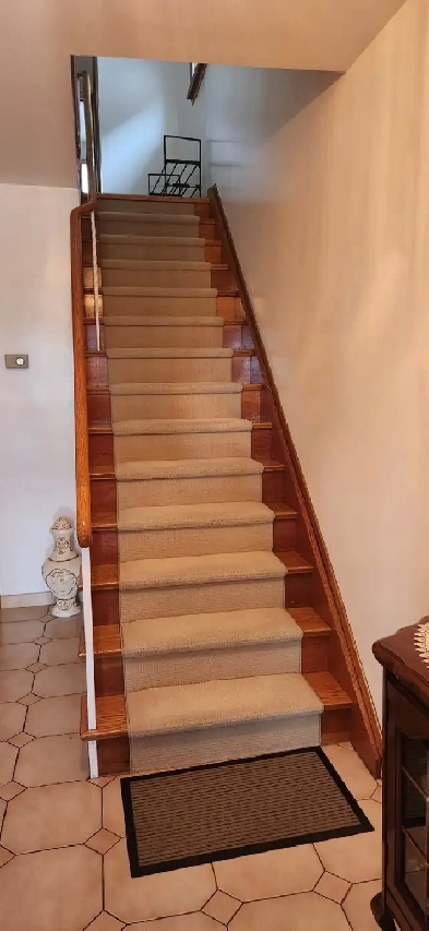 SPACIOUS 2 BDRM 2ND FLOOR FOR RENT Image# 11
