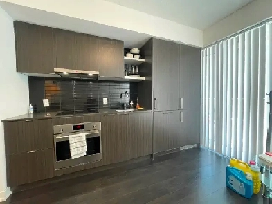 Sublet Available starting June 2025 - Harbour / York - Toronto Image# 6