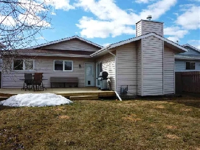 6 minutes walking distance Century Park LRT station Image# 1