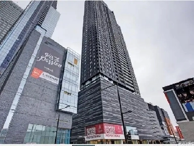 90 days or more, Bell Center luxury 3 ½ condo available. Image# 1