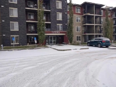 2 Bed, 2 Bath   den, Large Underground Parking and Large Storage Image# 10