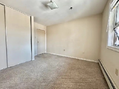 June 1st 1 Room Available Wedgewood $750 Image# 1