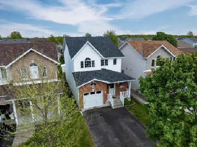 Newly Updated 2-Storey Just Listed in Greenwood Park! Image# 1