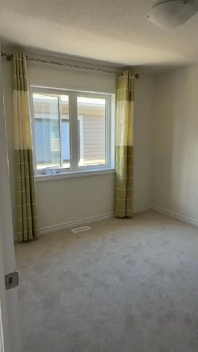 Room for rent at Durham (Taunton Rd E and Wilson Rd N) Image# 1