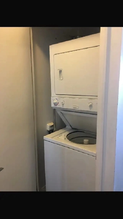 1 bedroom   den for rent @ 21 Carlton st Image# 9