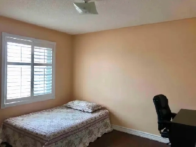 Beautiful Room For Rent Close To Square One Image# 1