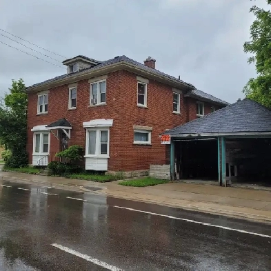 1 bedroom apartment available June 1, 2025 - 97 Erb St. W. Wloo Image# 1