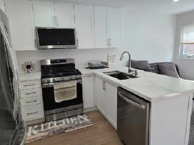 Yonge and Eglinton 3 BR Main Floor of a House Short Term Image# 4