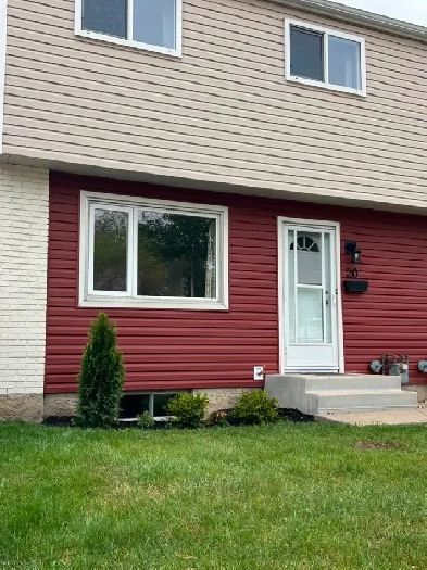 Townhouse For Sale Clairview  Priced To Sell Image# 1