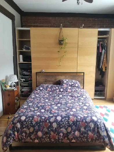 CHAMBRE À SOUS-LOUER JUIN-JUILLET-AOÛT Image# 1