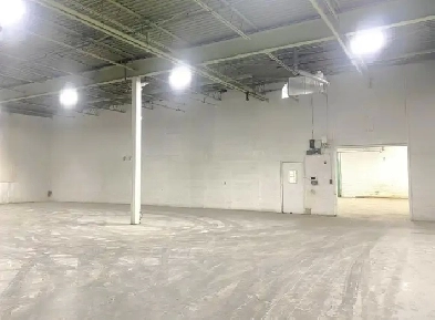 Sublease Warehouse/Office 2700sqft with Loading Dock At York Image# 1