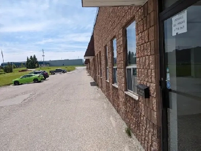 Industrial unit 6800sq. ft for lease in Orangeville, ON Image# 2