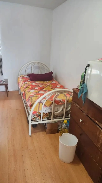Room on St Patrick St in the heart of  By Ward Market Image# 3