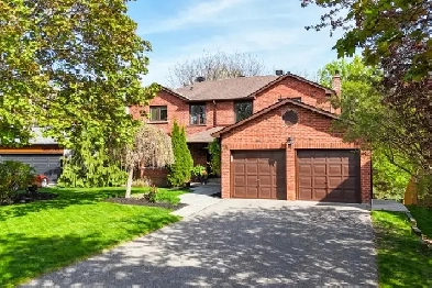 Detached 4   1 Bedroom with walk - out basement ! Image# 4