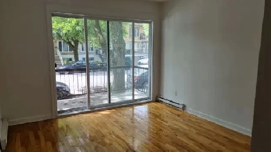 Tétreaultville, rue Arthur-Buies, Grand et Joli 4 ½ Image# 1