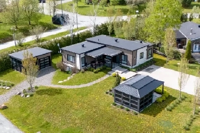 MAISON PLAIN-PIED  DOMAINE DES CANTONS  ST-ÉTIENNE-DE-BOLTON Image# 9