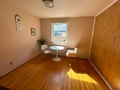 Room on main floor for student rent