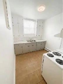 HEATED downtown One Bedroom | June or July 1st | Image# 2