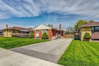 3 ️Bedroom | 1 Bathroom | 2 Parking | FOR RENT⬆️ | Toronto Image# 4