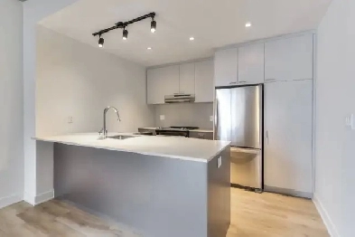 2cc bureau-2 sdb-CONDO A LOUER-SAINT LAURENT electros inclus! Image# 6