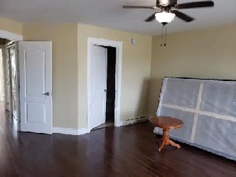 Luxury 2 Bedroom townhouse at 26 Rockingstone Drive Image# 9