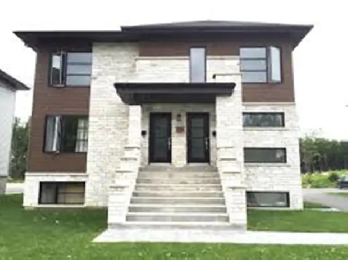 grand 5 1/2 à louer Image# 1