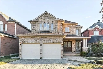 6 bed 5 bath house - Yonge / Elgin Mills Image# 1