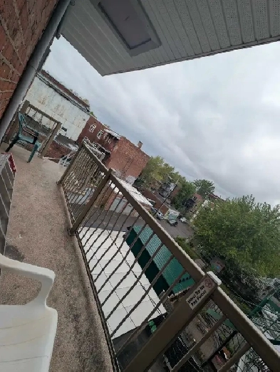 Superbe lieux, grand 8 1/2,Métro Pie IX, troisième d’un tr Image# 1