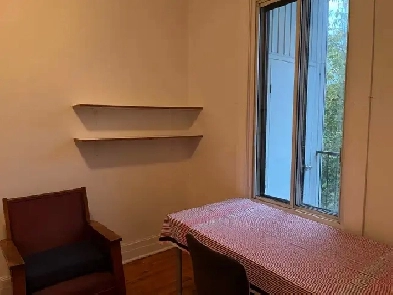 Colocation 1er juin dans superbe 51/2 en plein coeur de Verdun ! Image# 1