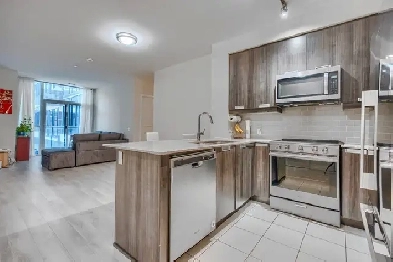 Condo for Lease 2 Bed   Den   2 bath- 1060 Sqft in Mississauga Image# 3