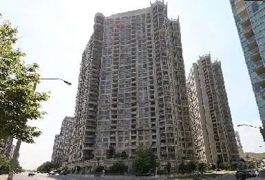 2 Bed and 2 Bath condo available for rent near Square One Image# 12