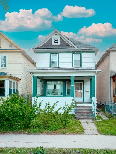 Great 2 story home in Riveriew! Image# 7