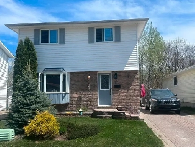 Beautiful Place to Call Home in Elliot Lake! Image# 2