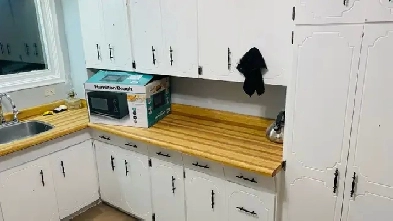 Private Furnshed Main floor room available June 1 Image# 1