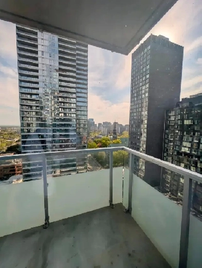 ✨ Furnished 1-Bedroom Condo with Parking & Extra Storage – YUL Image# 7