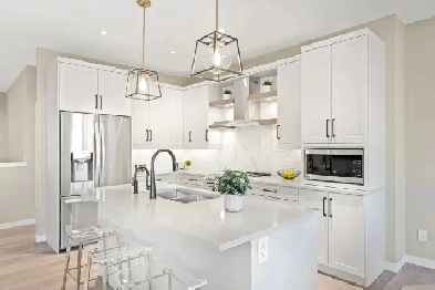 3bdr 2bth Custom-Built Bungalow w/ Triple Att Garage! Image# 3