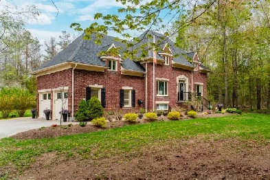 Luxury Country Estate - 1051 Old Second Rd N, Springwater, ON Image# 1