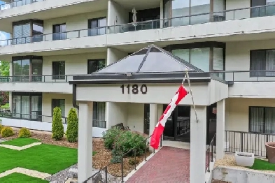 3 Bed 2 Full Bath Gorgeous Apartment Across From Park! wy73340 Image# 9