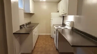 2-bdrm Northside, Includes Utilities/Laundry, Available June 1 Image# 4