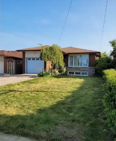 2 bedroom 1 bathroom Main floor house Image# 1